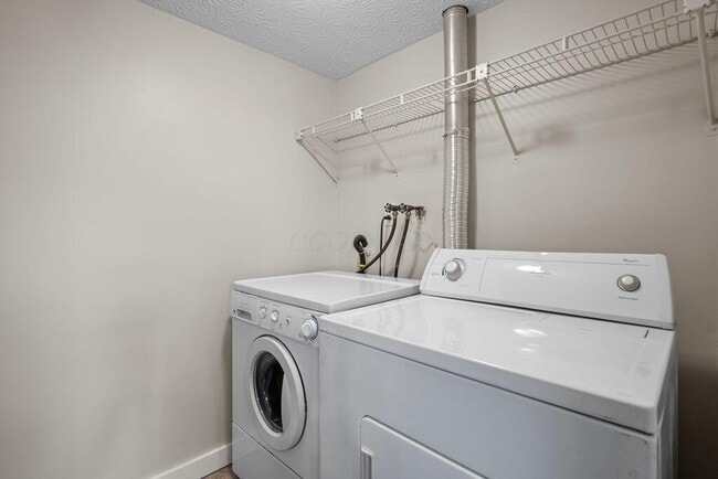 Building Photo - 7504 Stonetrail Way