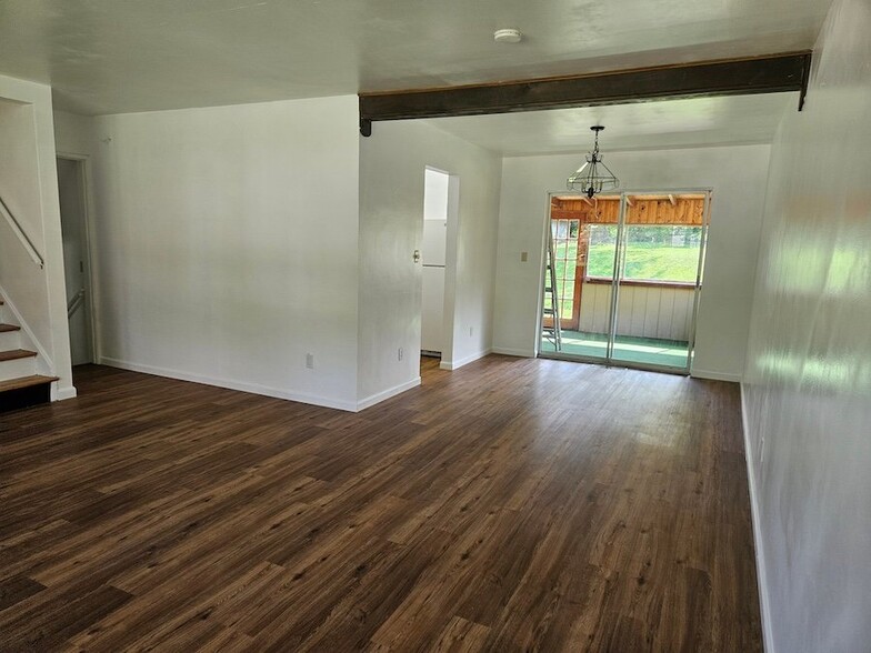 Building Photo - 677 Peach Tree Ln