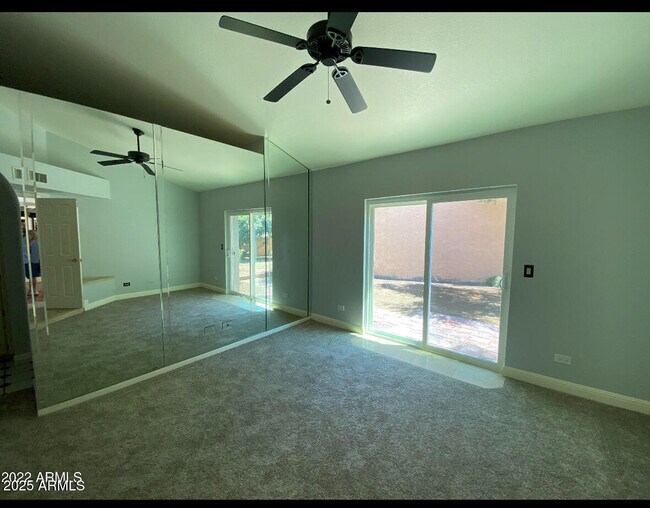 Building Photo - 10847 N 10th Pl