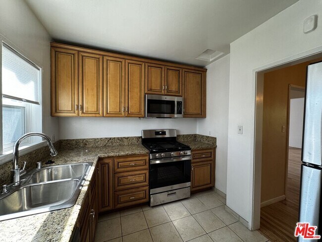Building Photo - 1246 Edris Dr
