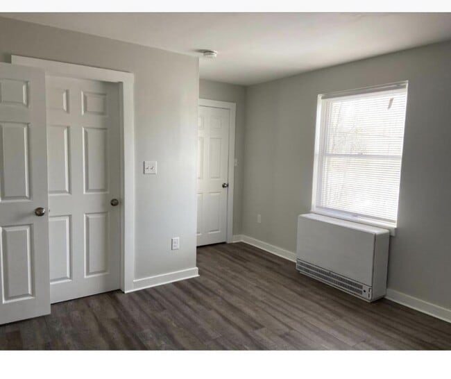 Building Photo - 45 W Main St