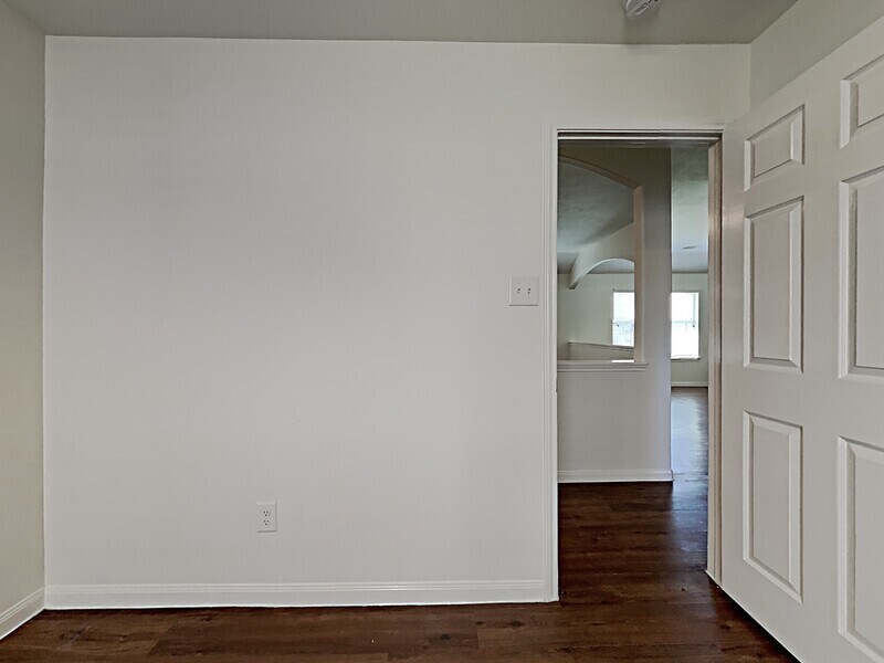 Building Photo - 2415 Hiacintas Way