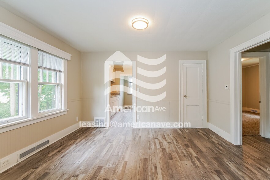 Building Photo - 1305 N Meade St