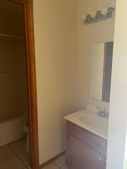 Building Photo - 1000 Wild Rose Ln