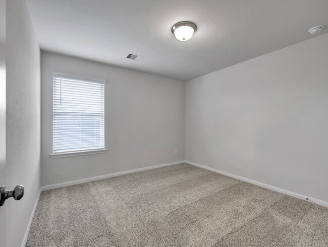 Building Photo - 6919 Ventura Dr