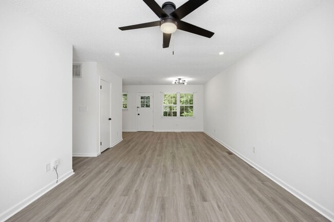Building Photo - Fully Renovated 3 Bed / 2 Bath Ranch Near Downtown Raleigh & the Greenway!