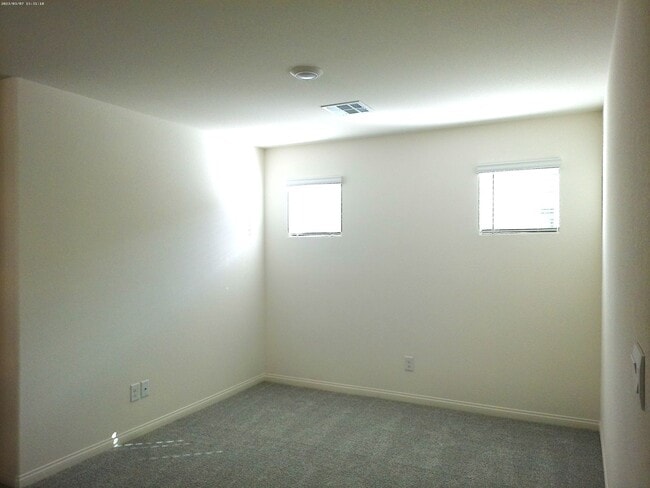 Building Photo - Rush Ave