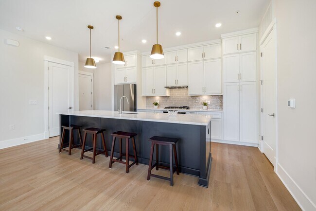 Building Photo - 23651 Havelock Walk Ter