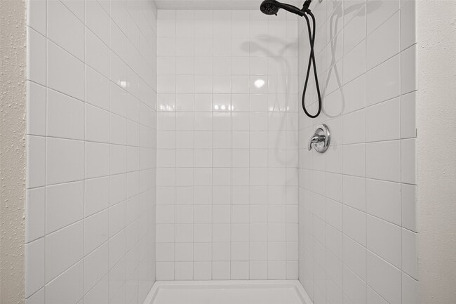 Building Photo - 7407 Cortes Dr