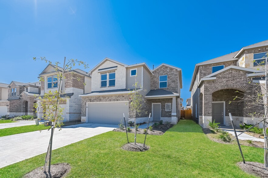 Building Photo - 7939 Cypress Country Dr
