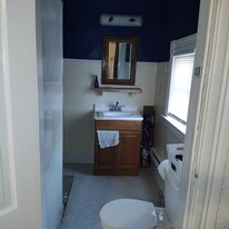 Building Photo - 535 W 8th St