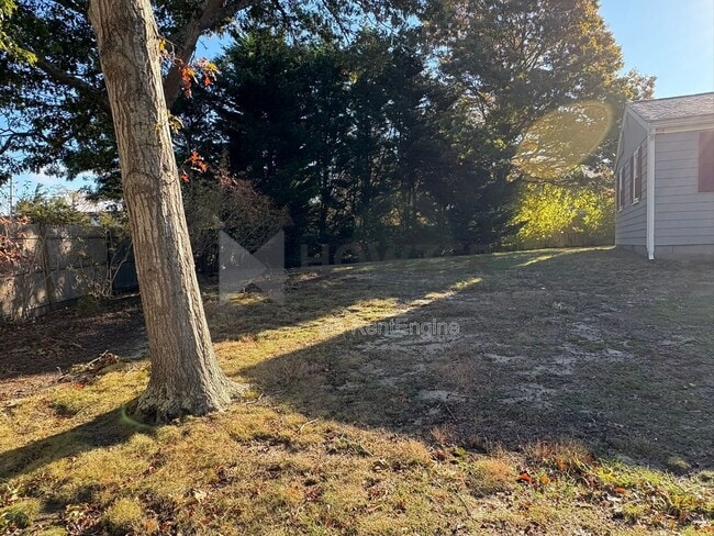 Building Photo - 4 Short Way