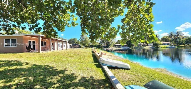 Building Photo - 14760 Lewis Rd