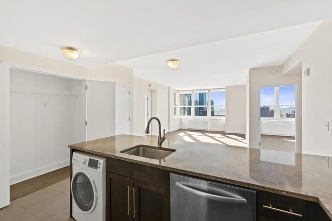 Building Photo - 88 Morgan St