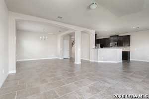 Building Photo - 660 Community Dr