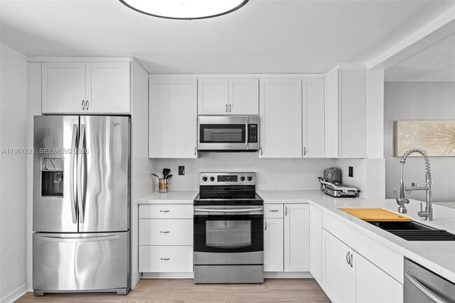 Building Photo - 9439 SW 123rd Ave Ct