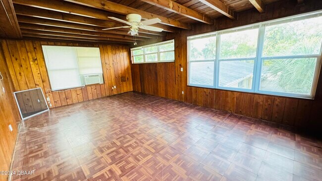 Building Photo - 212 Glenview Blvd