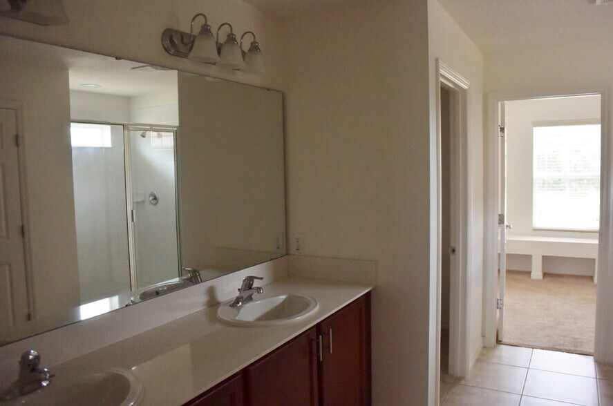 Building Photo - 3868 Carrick Bend Dr