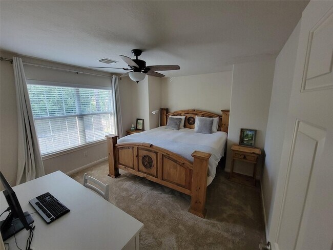 Building Photo - 23006 Ammick Ct