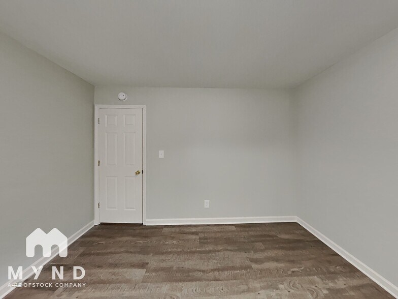 Building Photo - 55 Pilgrim Way