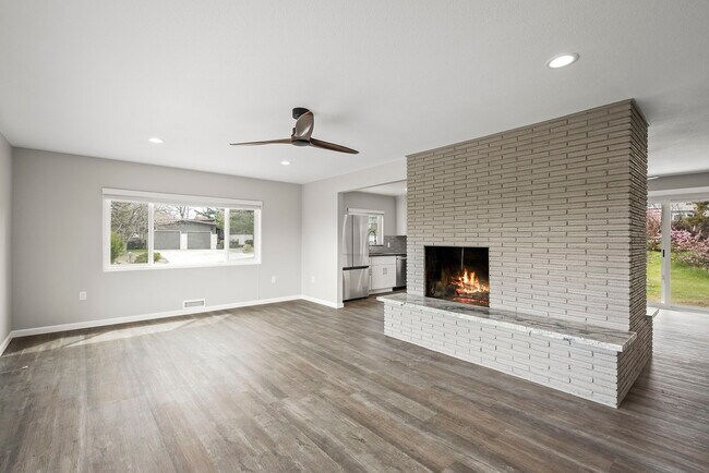 Building Photo - 2315 Armstrong Ln