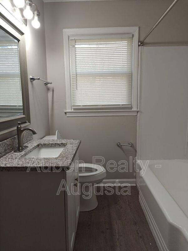 Building Photo - 2913 Hummingbird Ln