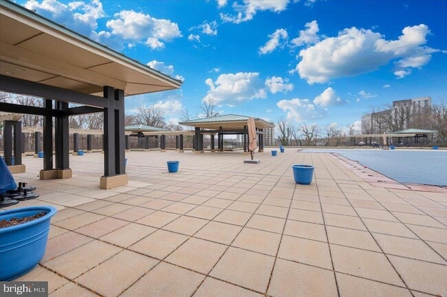 Building Photo - 5225 Pooks Hill Rd