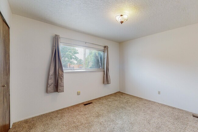 Building Photo - 7309 Coulson Dr NE
