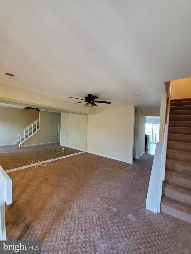 Building Photo - 5 Queen Victoria Way