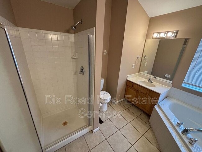 Building Photo - 17 Ambergreen Ct