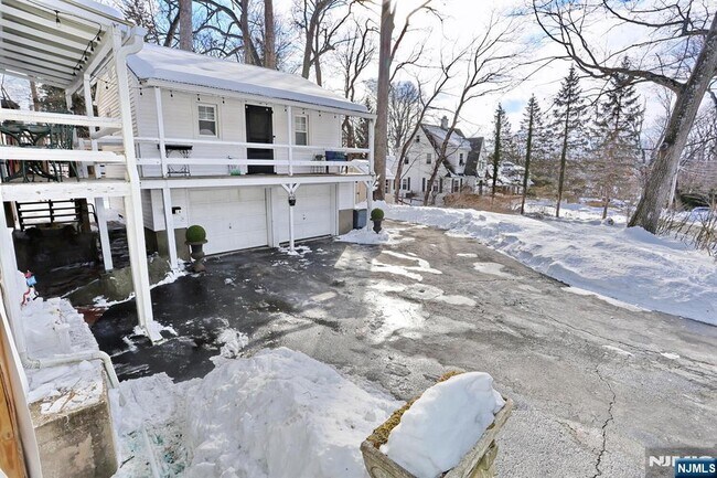 Building Photo - 2 Maysenger Rd