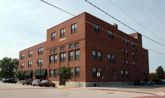 Primary Photo - Voss Brothers Lofts