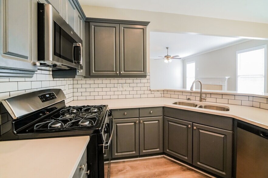 Building Photo - 343 Laurel Glen Crossing