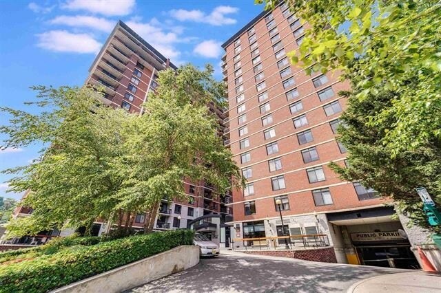 Building Photo - 700 1st St