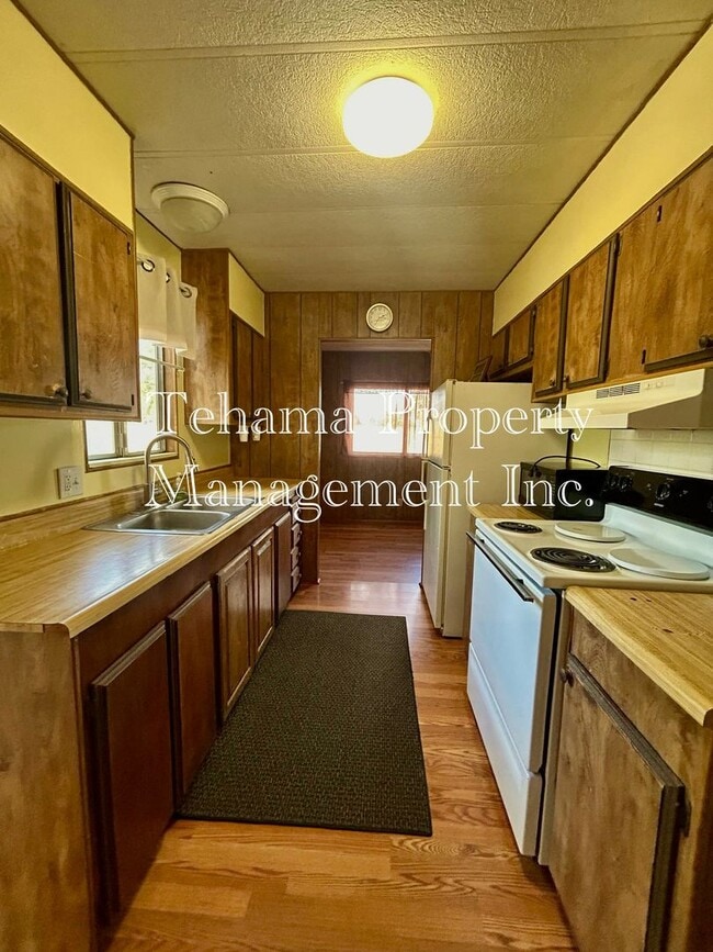 Building Photo - Adorable 2 bedroom 1 bath Modular Home in the Country