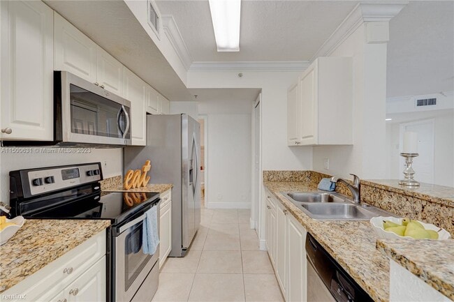 Building Photo - 3 br, 2 bath House - 21100 SW 87th Ave Apt...