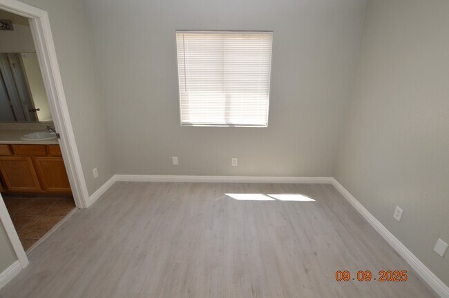 Building Photo - 9078 Mountain Lakes Ave