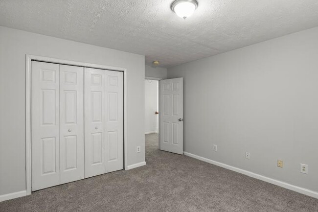 Building Photo - 329 Horsehill St
