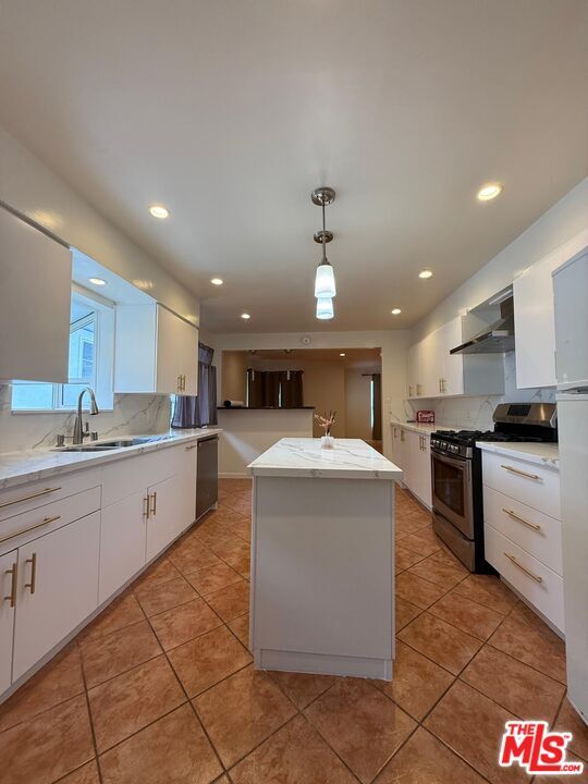 Building Photo - 10642 Samoa Ave