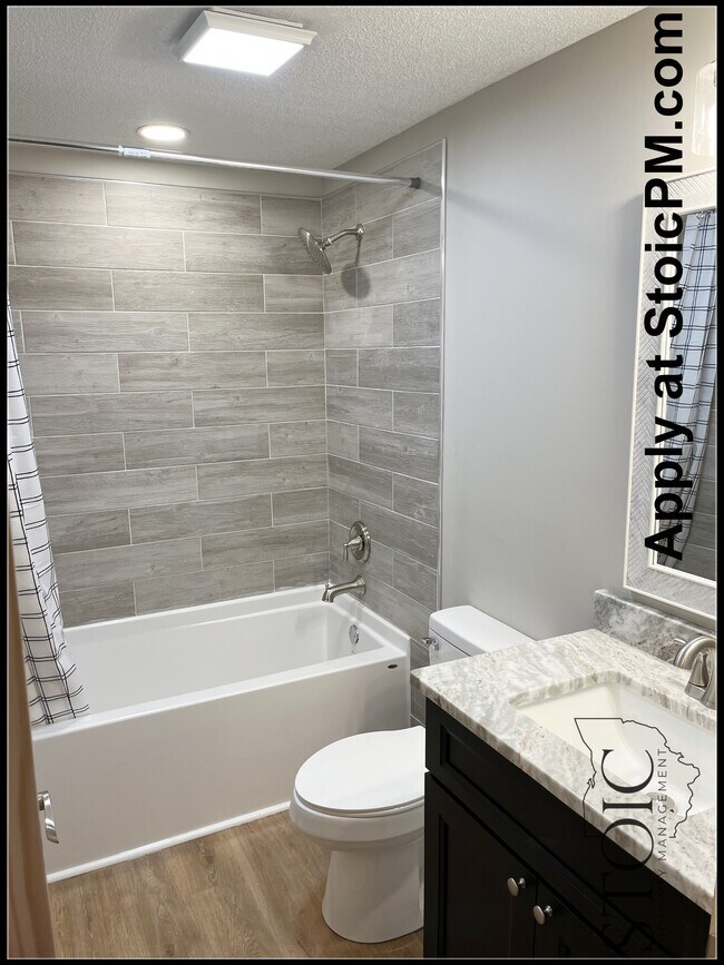 Building Photo - 123 N Main St