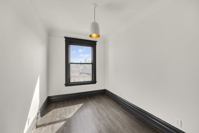 Building Photo - 558-560 Greenwich Street (1067r)