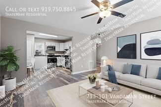 Building Photo - 713 Vardaman St