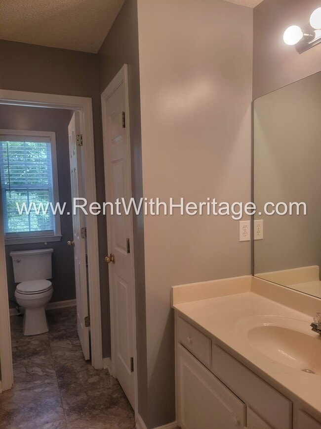 Building Photo - GORGEOUS HOME IN POPULAR HIGHLANDS AT CREEKSIDE GOLF / SWIM / TENNIS COMMUNITY