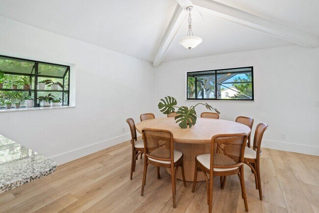 Building Photo - 13471 Barberry Dr