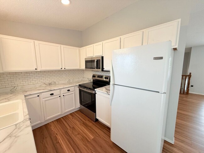 Building Photo - Spacious 4-Bedroom Home in South Fargo