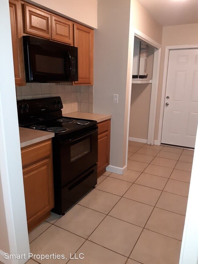 Building Photo - 2 br, 2 bath House - 825 Fox Lake Drive