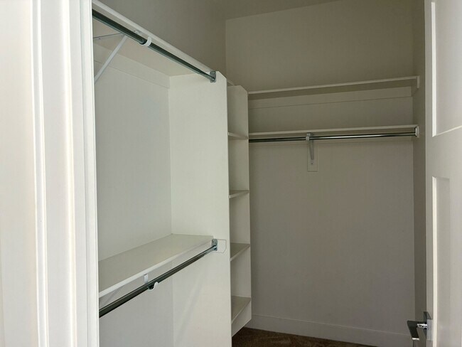 Building Photo - 3883 Komenda Ct