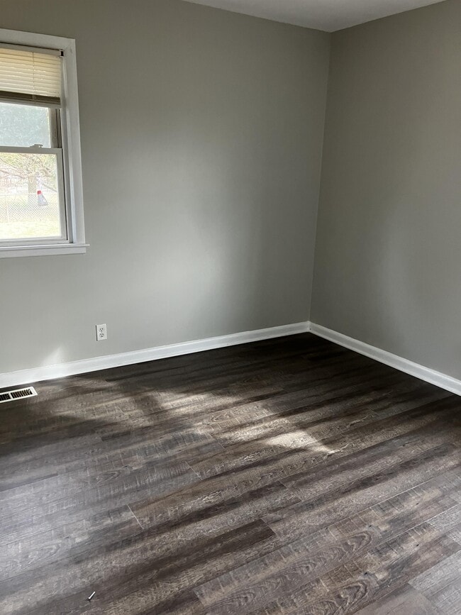 Building Photo - 3823 Manner Dale Dr