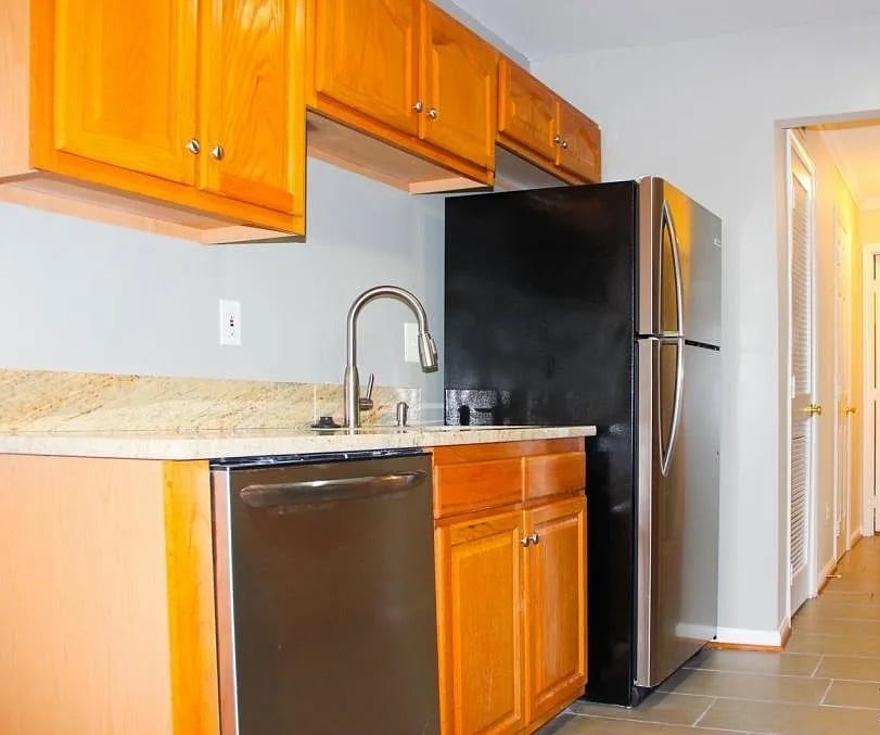 Building Photo - 16420 Ellipse Ter