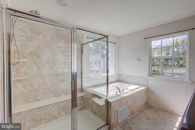 Building Photo - 101 Pearce Ln